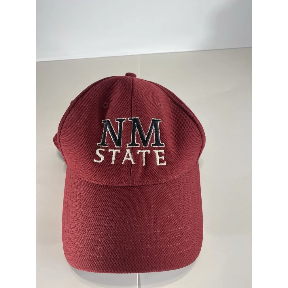 Under Armour New Mexico State Aggies Fitted Hat M/L Maroon‎ Performance Cap NCAA
